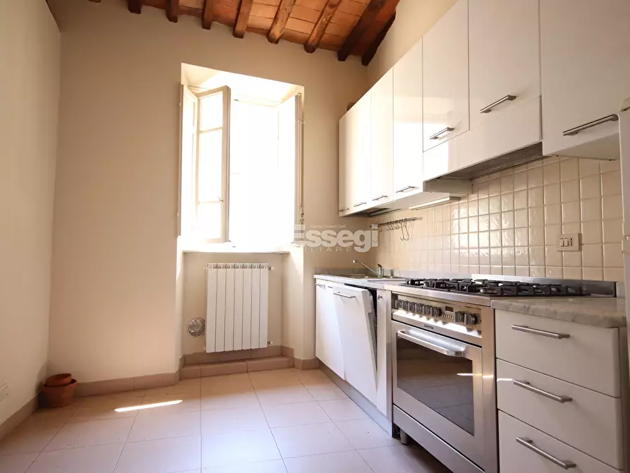 Immagine 3 di Appartamento in vendita  in Piazza Sant'Agostino 3 a Lucca