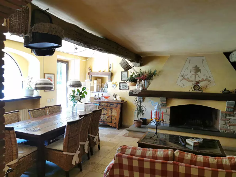 Immagine 42 di Villa in vendita  a Lucca