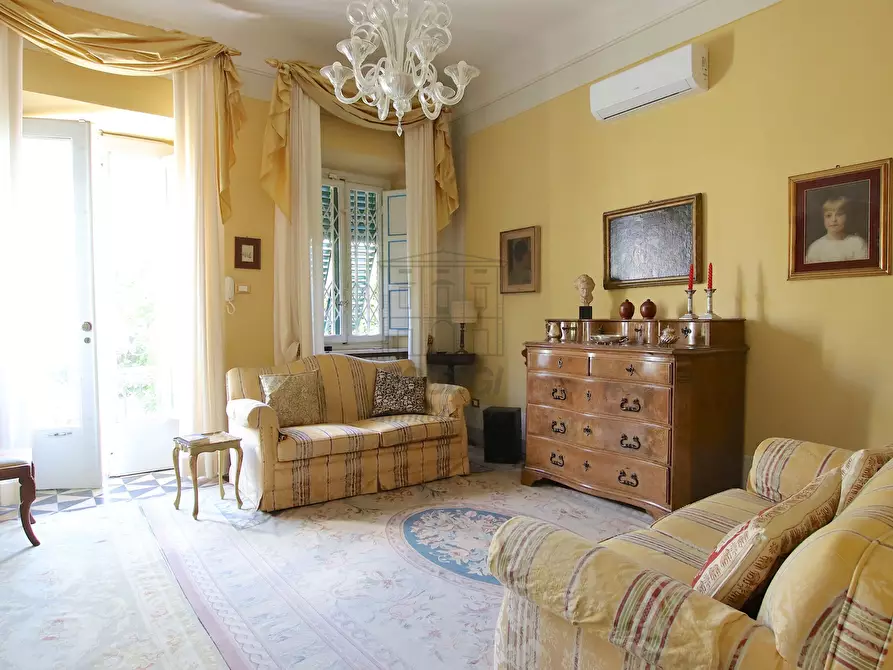 Immagine 7 di Villa in vendita  in Via Borgo Giannotti 120 a Lucca