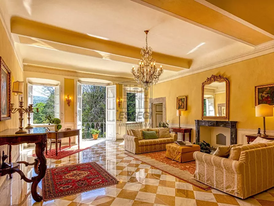 Immagine 8 di Villa in vendita  in Via della Chiesa VII 351 a Lucca