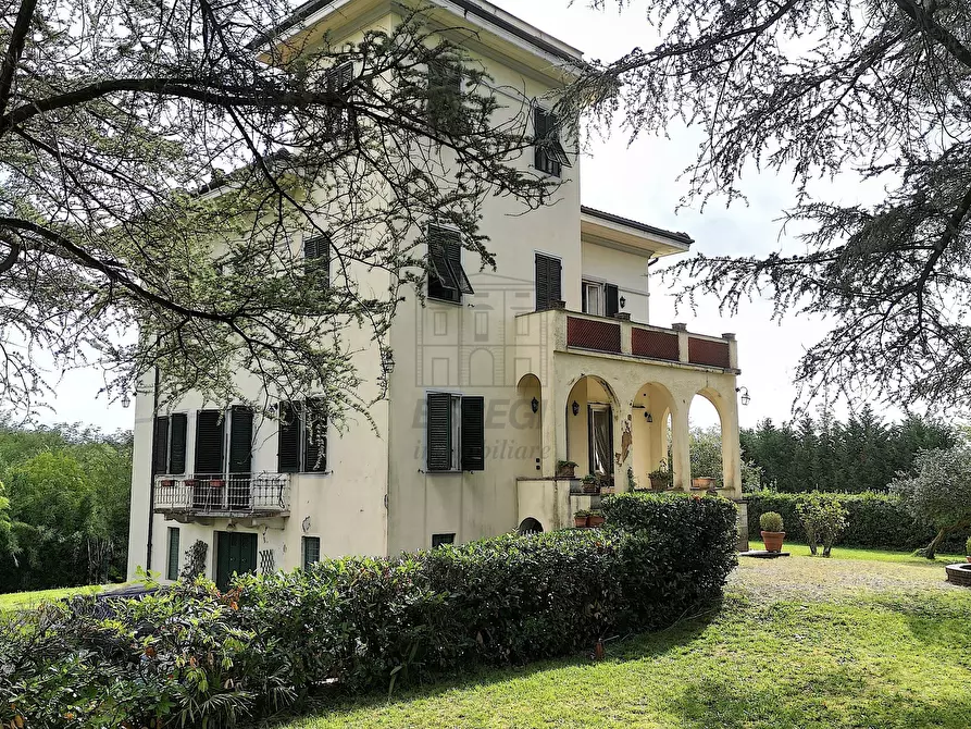 Immagine 3 di Villa in vendita  in traversa i 248 a Lucca