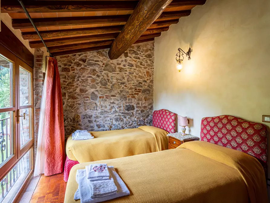 Immagine 15 di Villa in vendita  in via del maccennere a Lucca