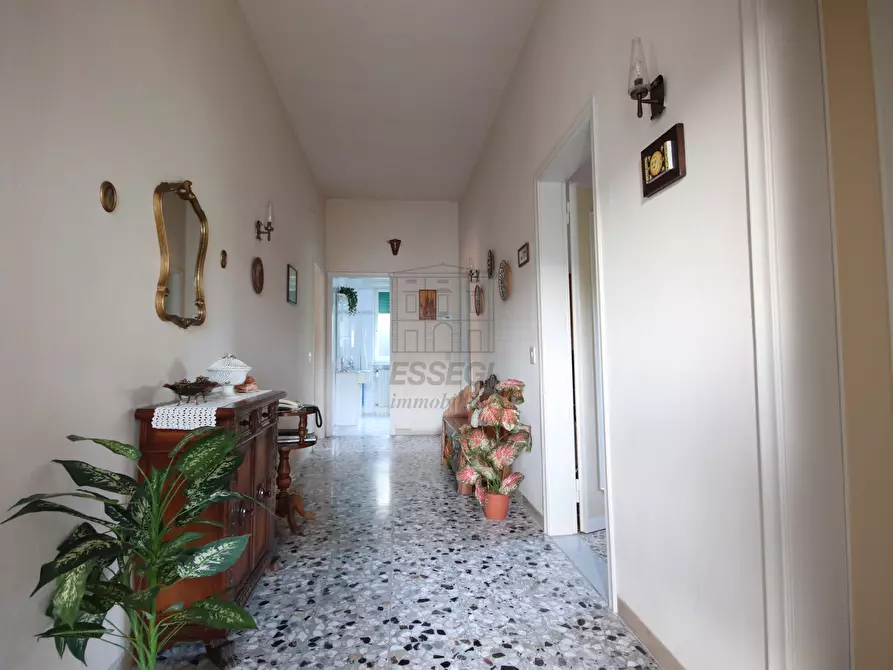 Immagine 3 di Villa in vendita  in Via di Tiglio 529A a Capannori