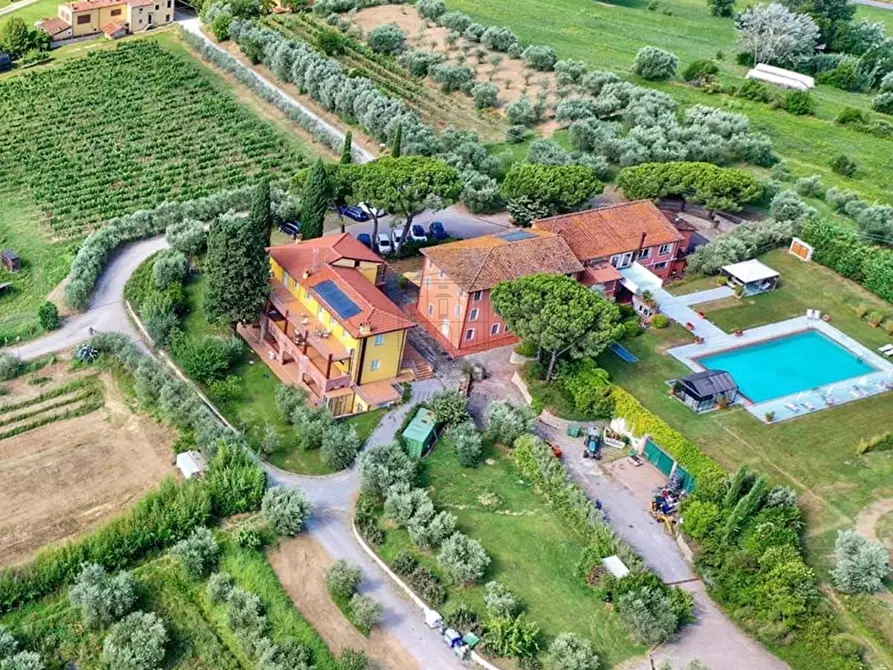 Immagine 4 di Rustico / casale in vendita  in Via di Montecarlo 59 a Lucca