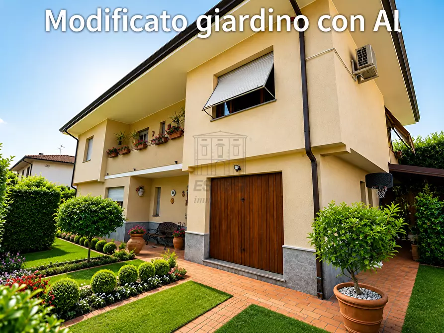 Immagine 5 di Villa in vendita  in Via della Chiesa XI 568 a Lucca