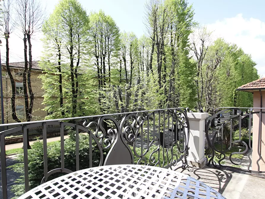 Immagine 25 di Villa in vendita  in Viale Pacini 35 a Lucca