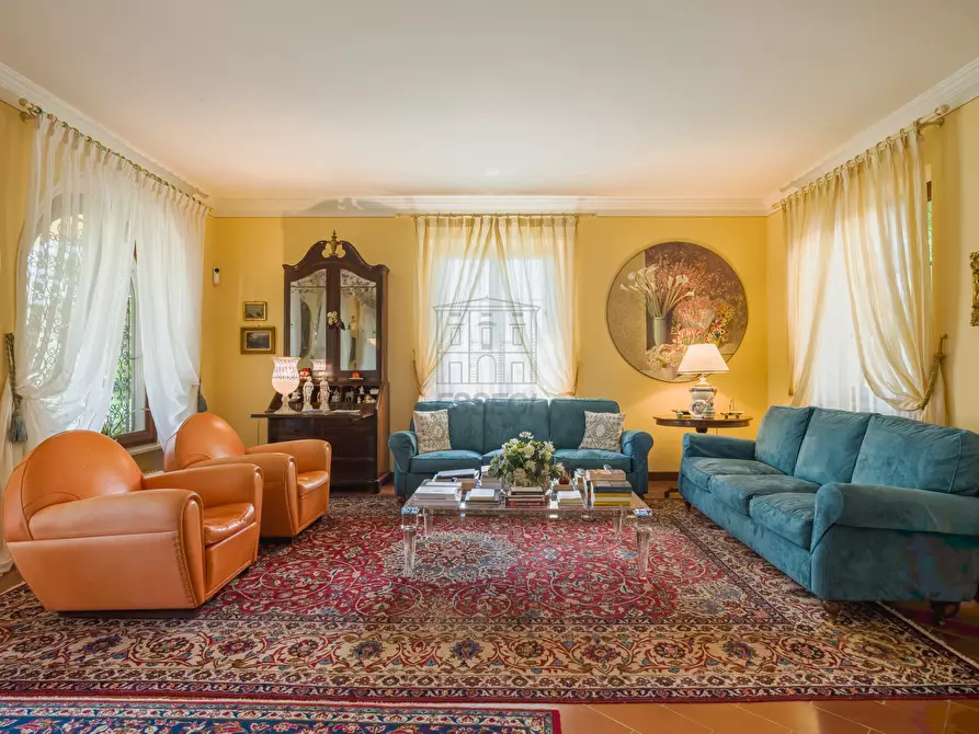 Immagine 6 di Villa in vendita  in Via di santa alessio 168 a Lucca