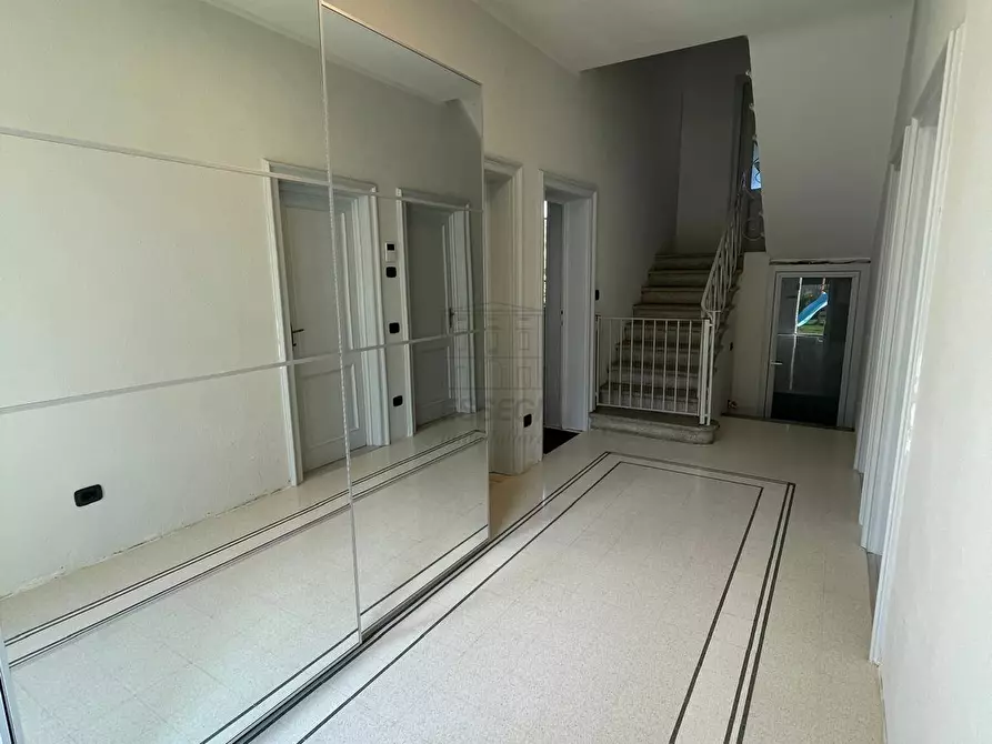 Immagine 24 di Villa in vendita  a Capannori