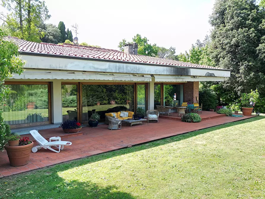 Immagine 6 di Villa in vendita  in Via di Moriano a Lucca