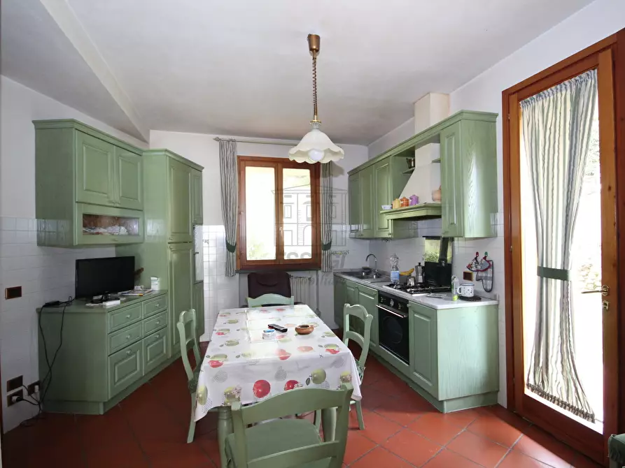 Immagine 18 di Villa in vendita  in via delle foreste a Lucca