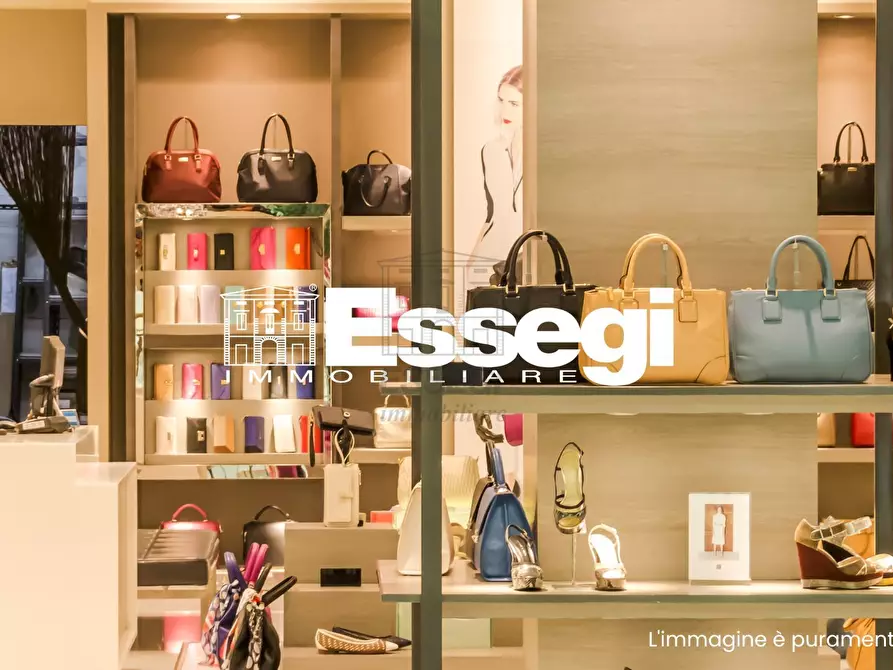 Immagine 2 di Locale commerciale in affitto  in Via Beccheria 33 a Lucca