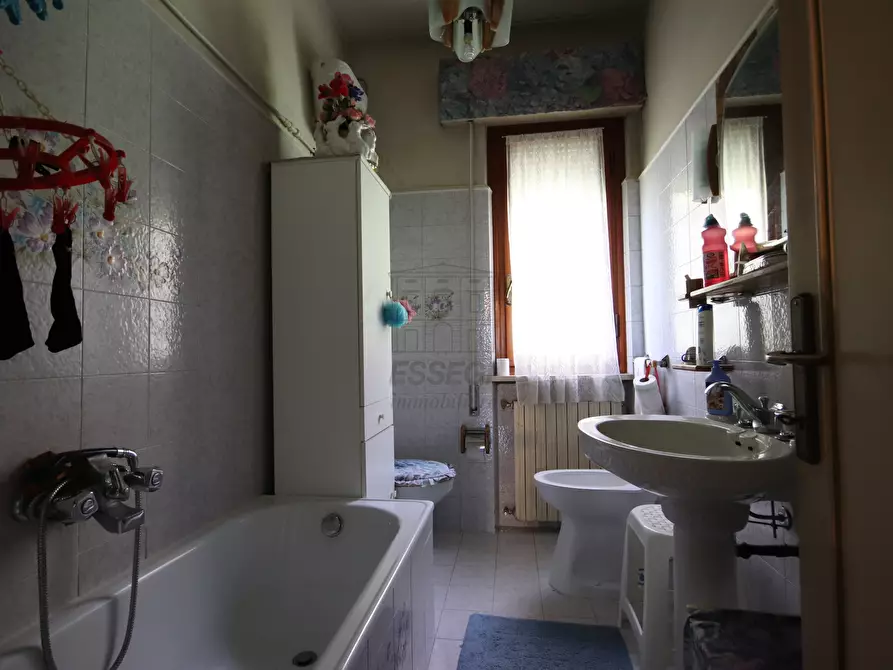 Immagine 16 di Villa in vendita  in Strada Comunale Generale Carlo Alberto dalla Chies 83 a Capannori