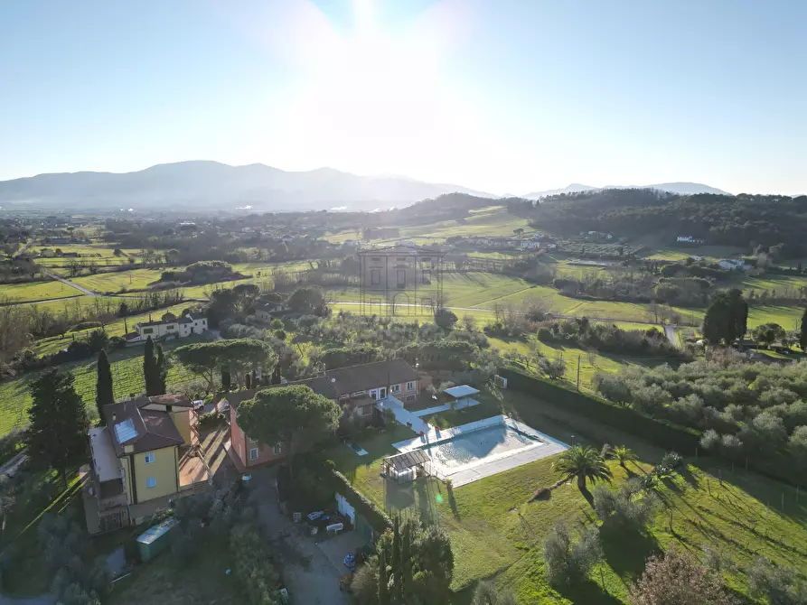 Immagine 45 di Rustico / casale in vendita  in Via di Montecarlo 59 a Lucca