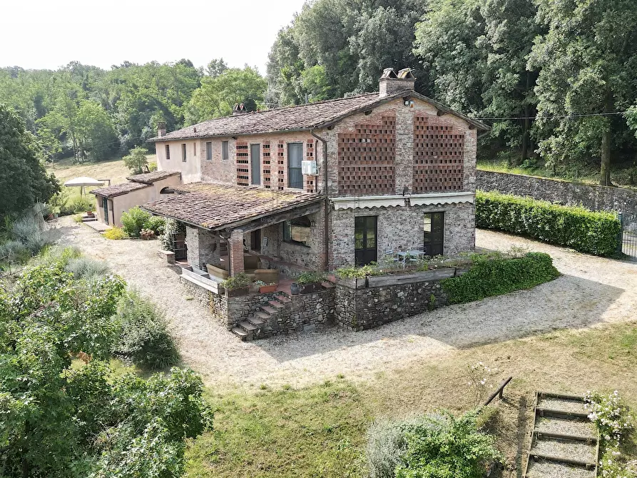 Immagine 45 di Rustico / casale in vendita  in Via della Scogliera 182 a Lucca