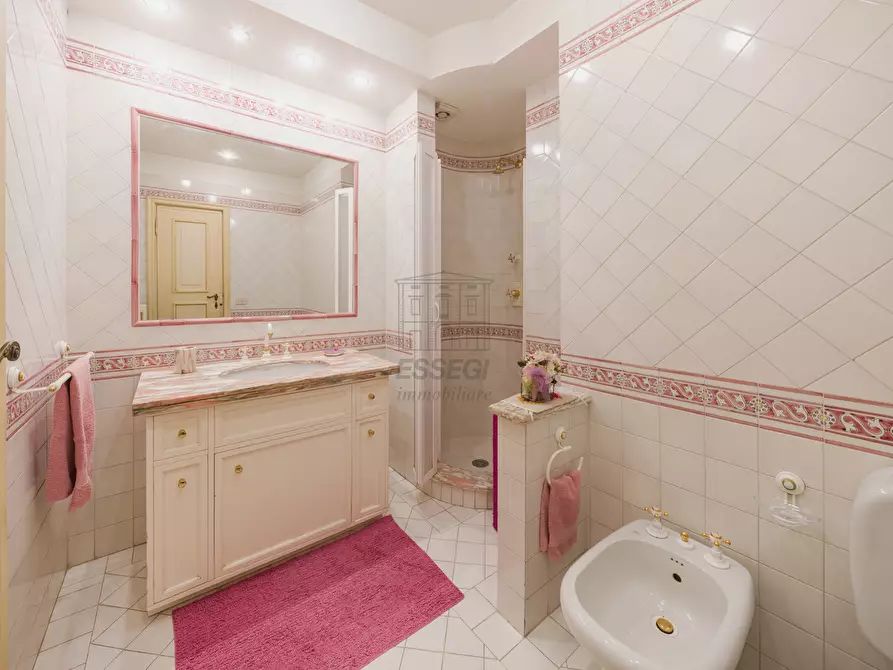 Immagine 29 di Villa in vendita  in Via di santa alessio 168 a Lucca