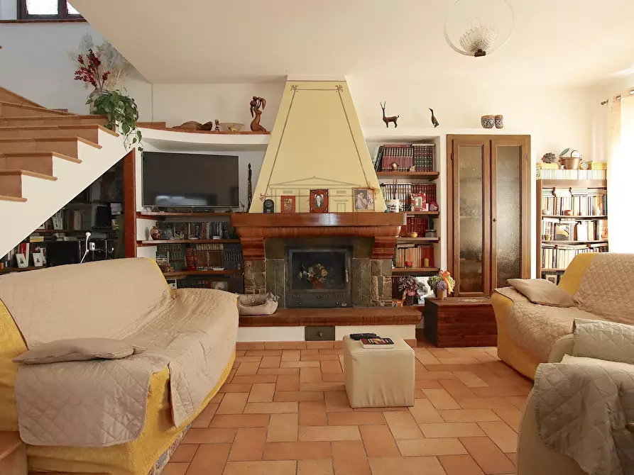 Immagine 9 di Rustico / casale in vendita  in Via di Tiglio a Capannori