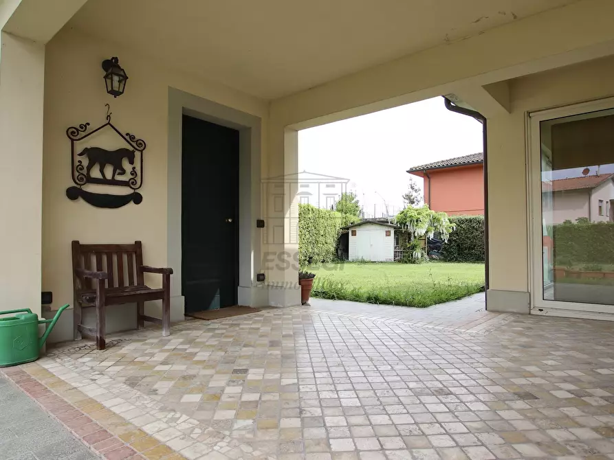 Immagine 7 di Villa in vendita  in Via dei Berti a Lucca