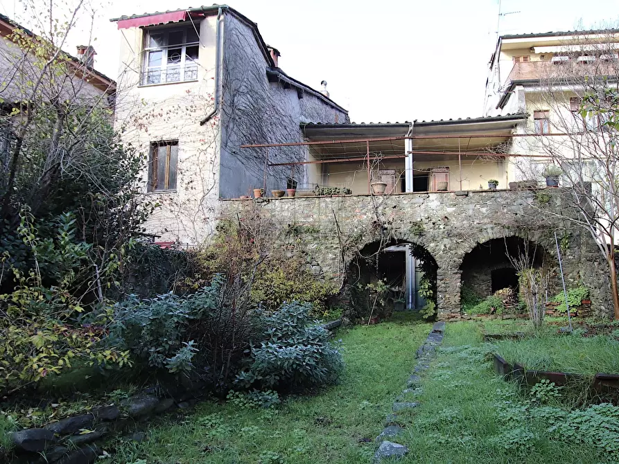Immagine 30 di Villa in vendita  in Via Ludovica a Borgo A Mozzano