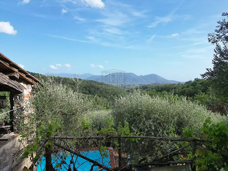 Immagine 1 di Rustico / casale in vendita  in Via per Chiatri 734 a Lucca