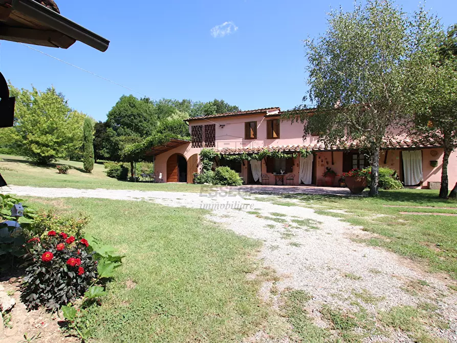 Immagine 3 di Rustico / casale in vendita  in Via della Chiesa di Gragnano a Lucca