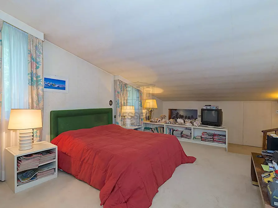 Immagine 31 di Villa in vendita  in Via di Moriano a Lucca