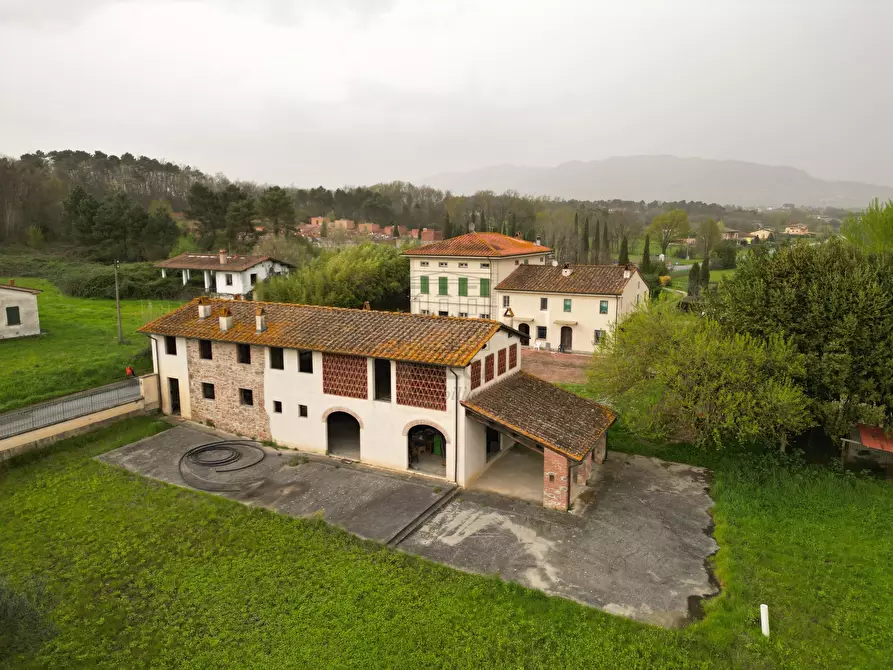 Immagine 1 di Villa in vendita  in Via Sbarra a Porcari