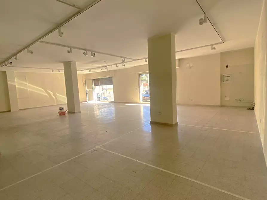 Immagine 1 di Locale commerciale in affitto  in Via Sbarre Superiori 58 a Reggio Di Calabria