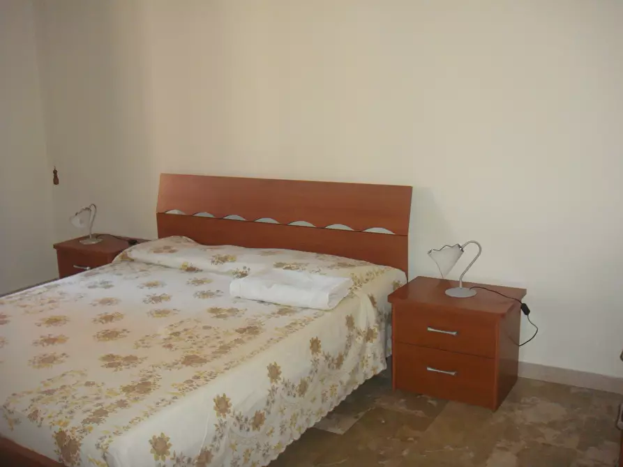 Immagine 11 di Pentalocale in vendita  in Via Guido Miggiano a Reggio Di Calabria