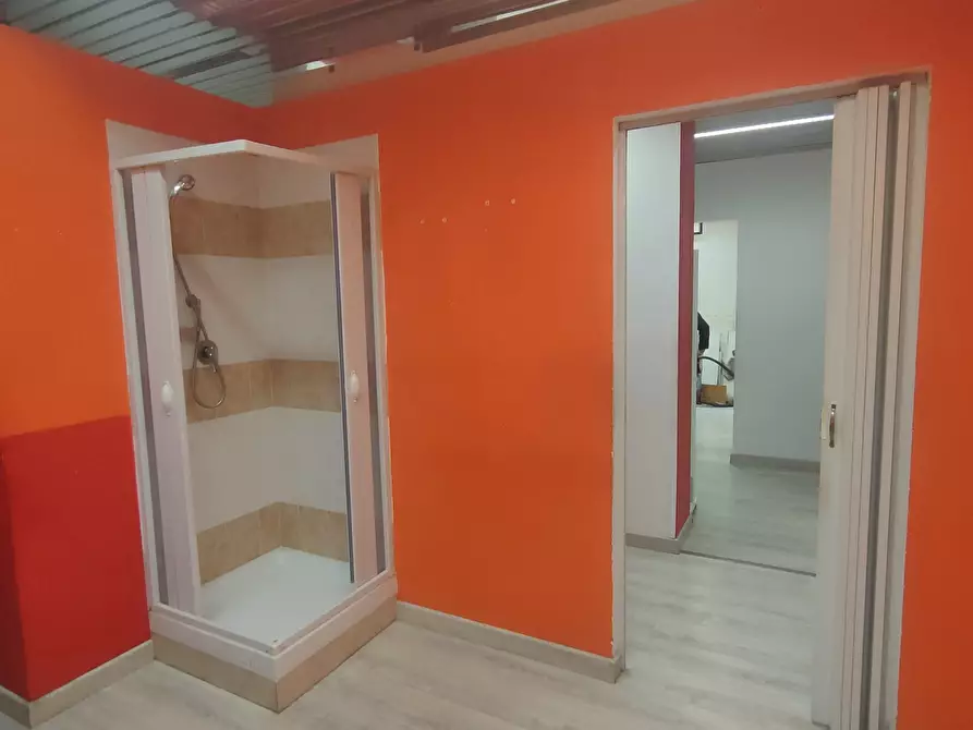 Immagine 5 di Capannone industriale in affitto  a Reggio Di Calabria