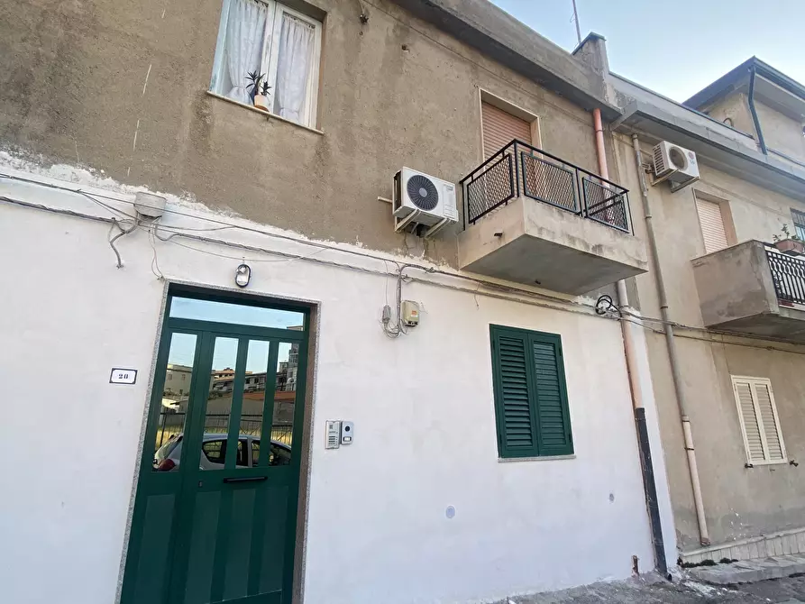 Immagine 17 di Bilocale in affitto  in Case Popolari Via Saracinello 7-15 a Reggio Di Calabria