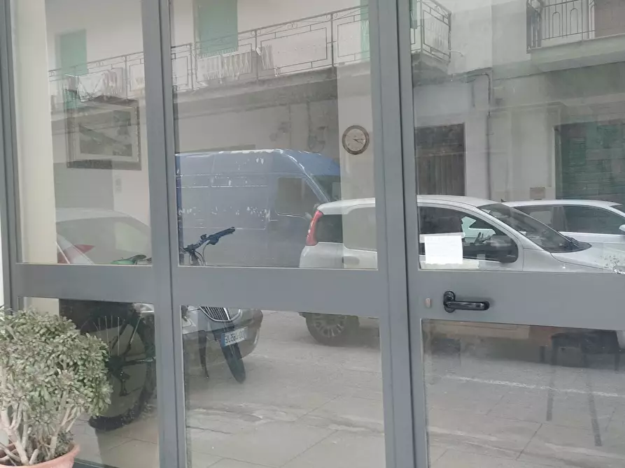 Immagine 1 di Magazzino in vendita  in Viale Aldo Moro Trav. Neri R.C. a Reggio Di Calabria