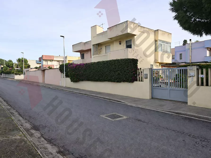 Immagine 16 di Villa in vendita  in via montecatini a Quartu Sant'elena