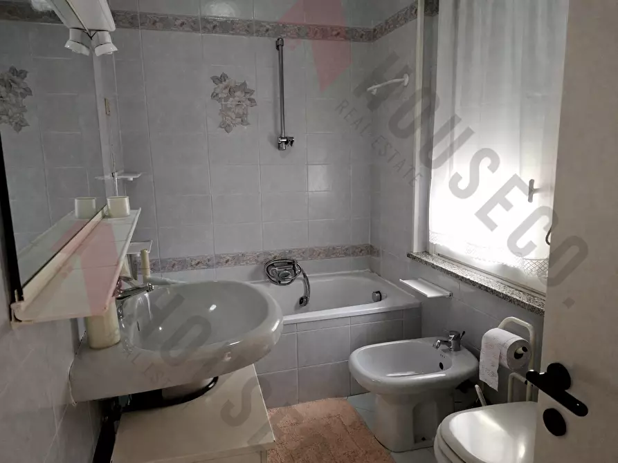 Immagine 12 di Villa in vendita  in via montecatini a Quartu Sant'elena