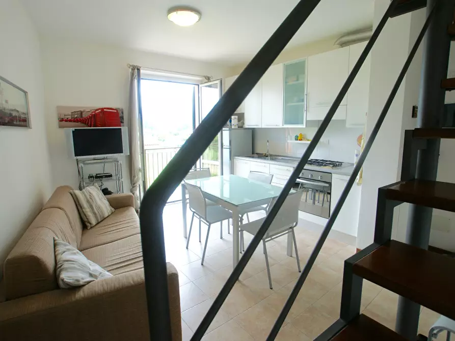 Immagine 8 di Trilocale in vendita  a Ameglia