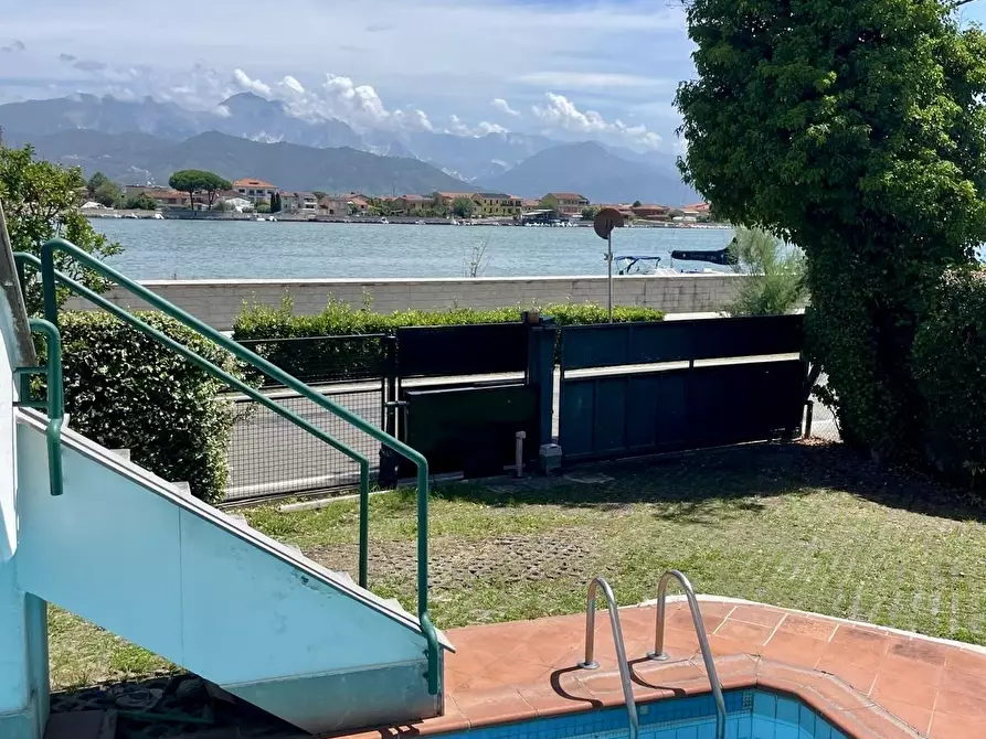 Immagine 5 di Porzione di casa in vendita  a Ameglia