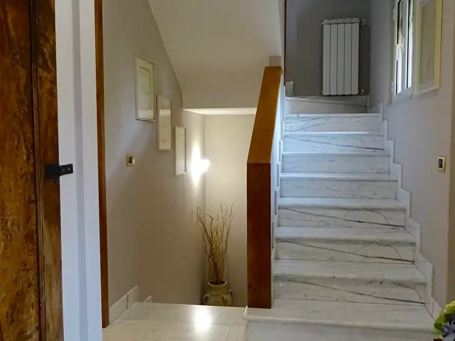 Immagine 17 di Villa in vendita  a Sarzana