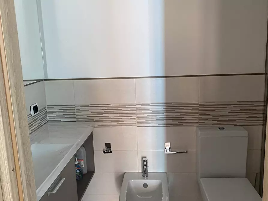 Immagine 8 di Trilocale in vendita  a Lerici