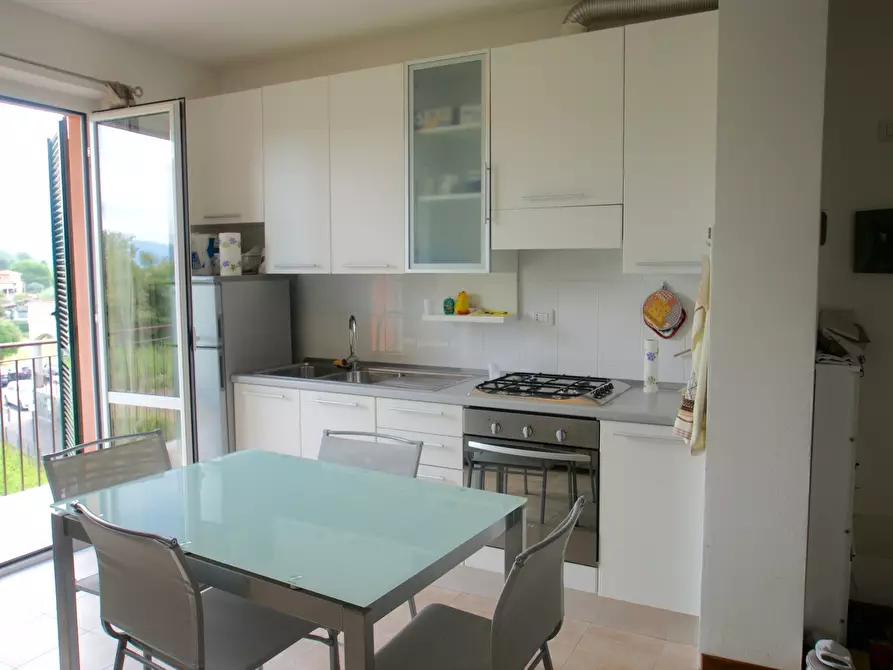 Immagine 3 di Trilocale in vendita  a Ameglia