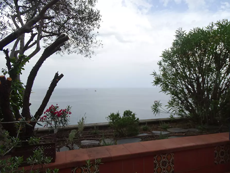 Immagine 12 di Monolocale in vendita  a Ameglia