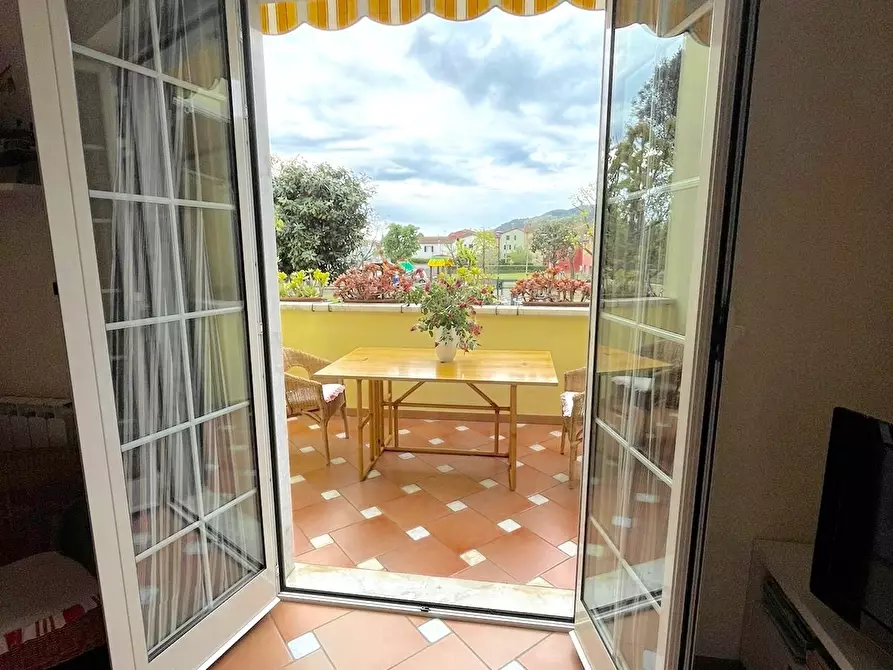 Immagine 7 di Casa semindipendente in vendita  a Ameglia