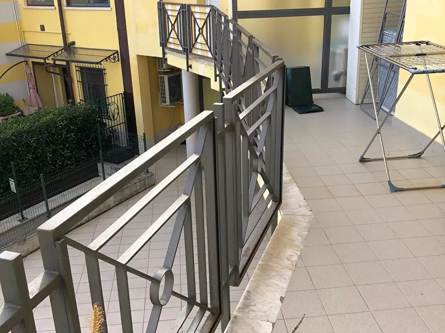 Immagine 2 di Bilocale in vendita  a Sarzana