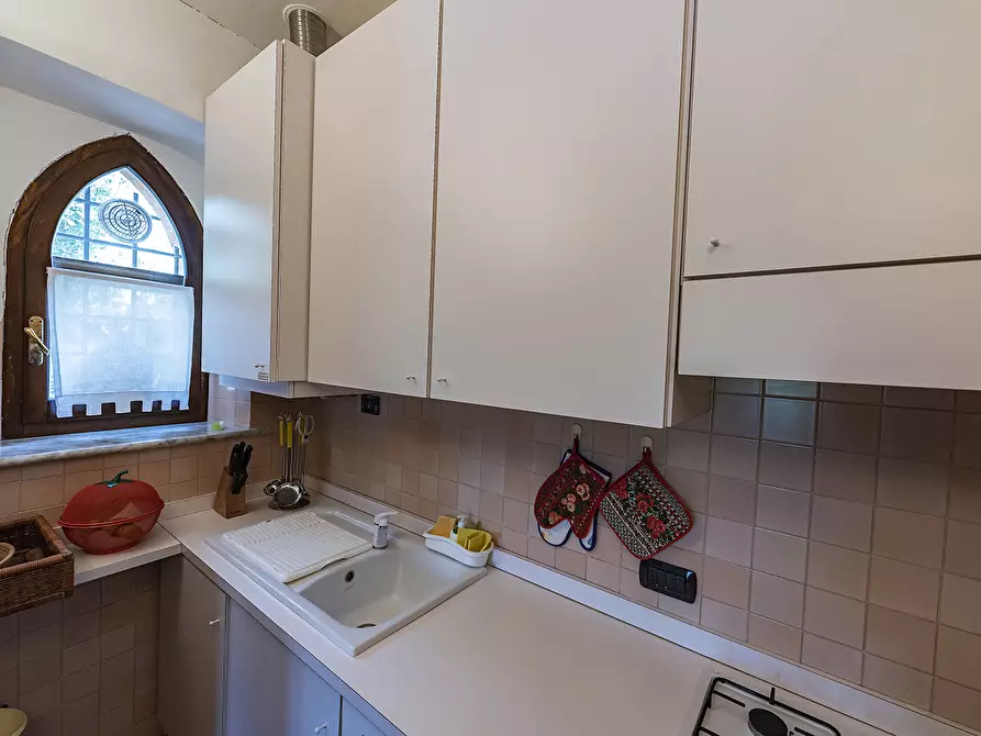 Immagine 7 di Casa semindipendente in vendita  a Ameglia