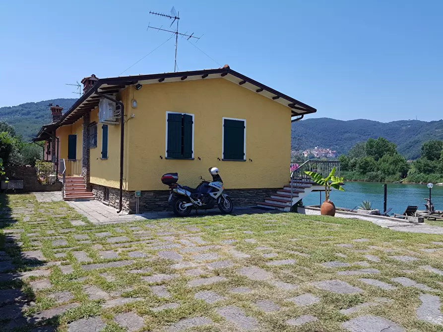 Immagine 24 di Casa semindipendente in vendita  a Ameglia