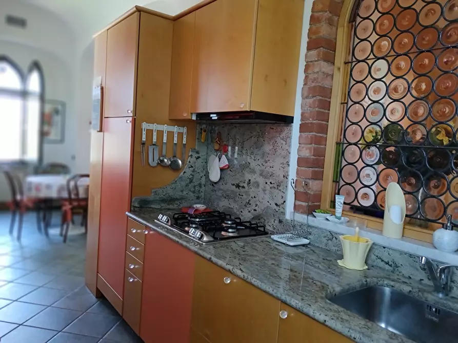 Immagine 9 di Trilocale in vendita  a Ameglia