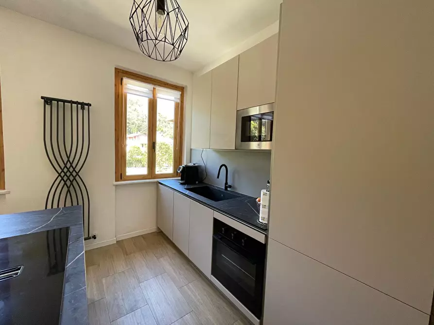 Immagine 15 di Quadrilocale in vendita  a Ameglia