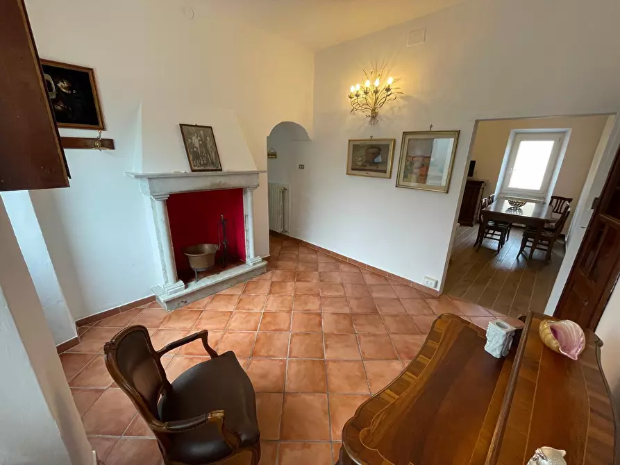 Immagine 1 di Porzione di casa in vendita  a Ameglia