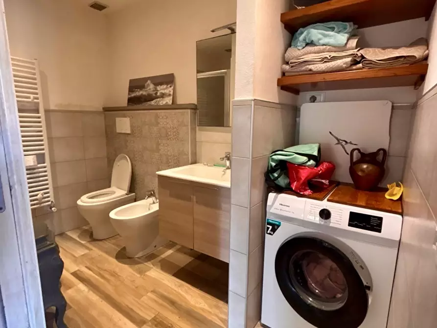 Immagine 11 di Porzione di casa in affitto  a Ameglia