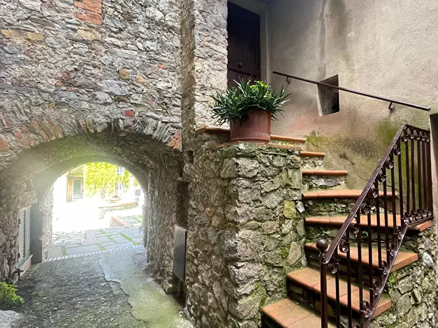 Immagine 31 di Pentalocale in vendita  in Piazza XIII Dicembre 6 a Ameglia