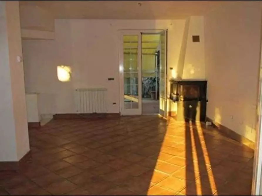 Immagine 10 di Casa semindipendente in vendita  a Castelnuovo Magra