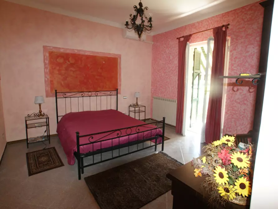 Immagine 8 di Casa bifamiliare in vendita  a Sarzana